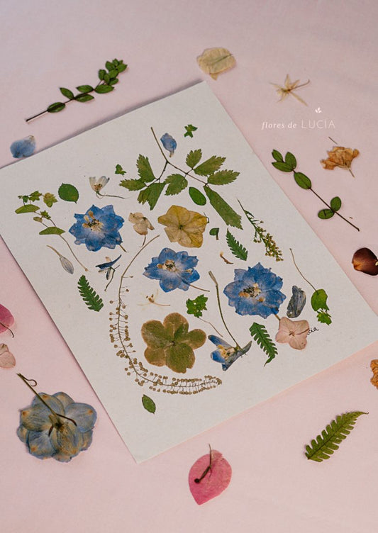 Arte con flores azuladas Oráculo de Delfos