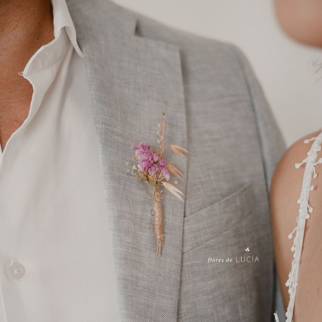 Boutonniere con Flores de Pradera