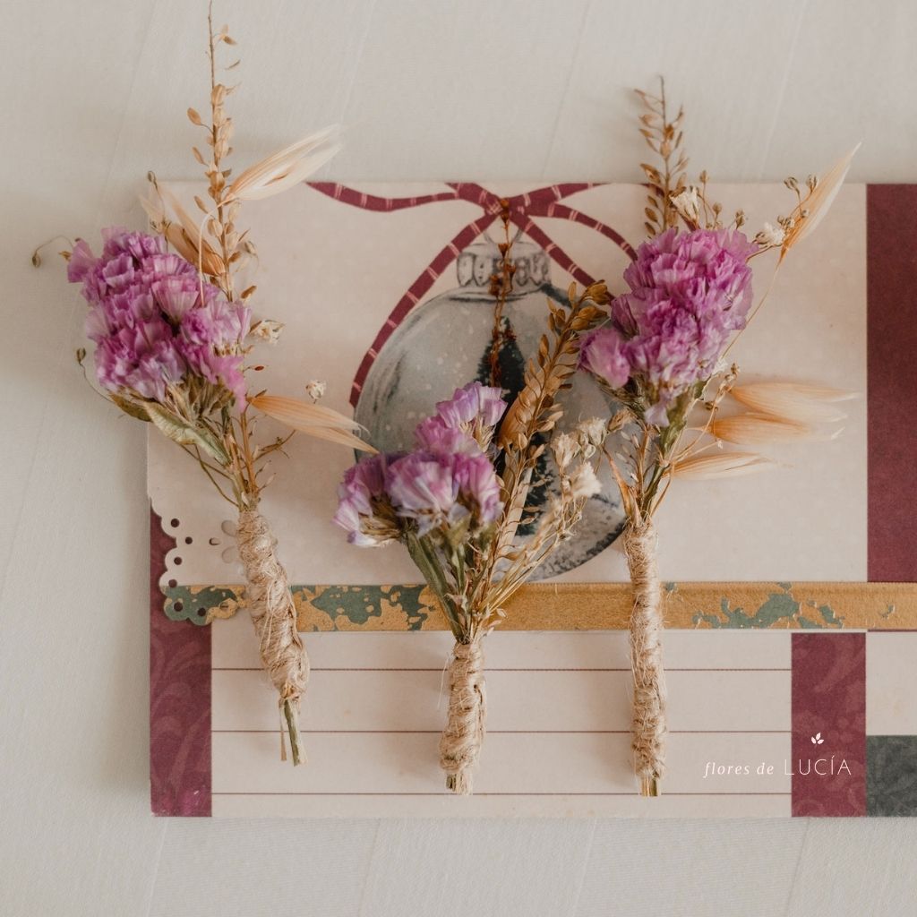 Boutonniere con Flores de Pradera